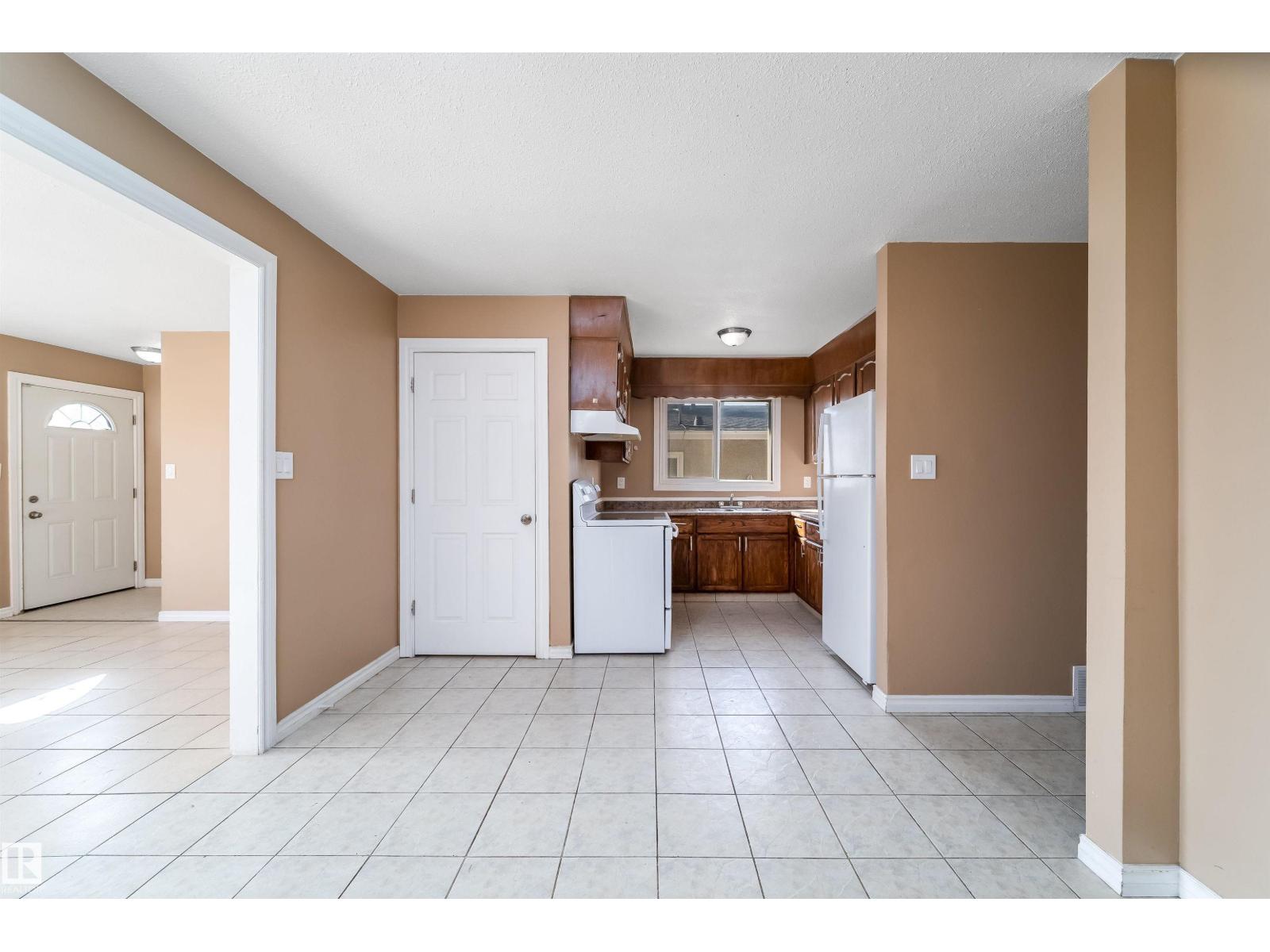 Single Family House Raised bungalow for Sale in /  St ST NW NW Edmonton 
