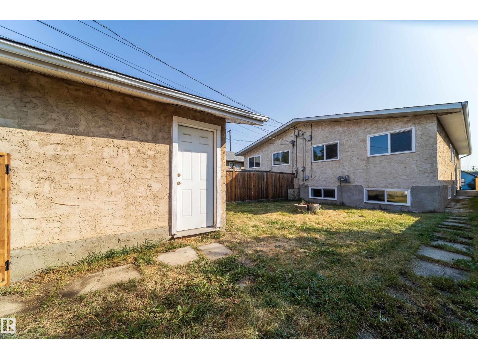Single Family House Raised bungalow for Sale in /  St ST NW NW Edmonton 