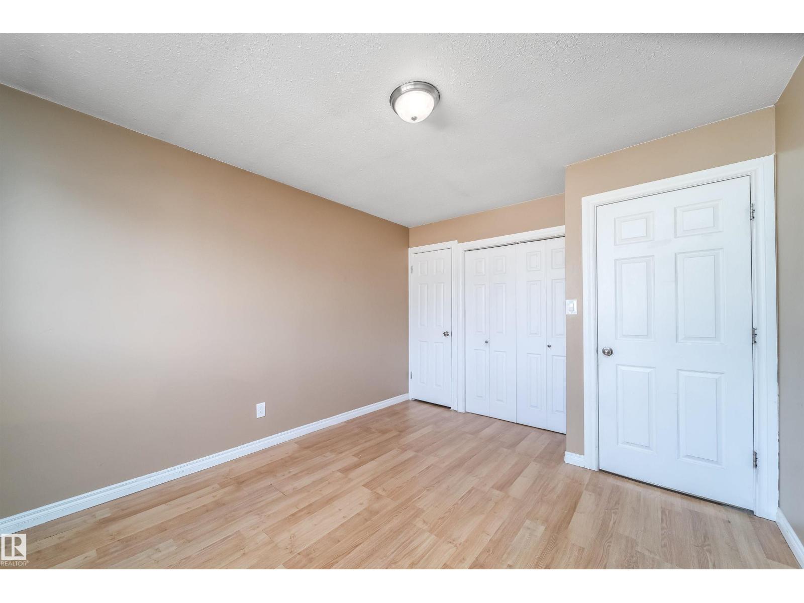 Single Family House Raised bungalow for Sale in /  St ST NW NW Edmonton 