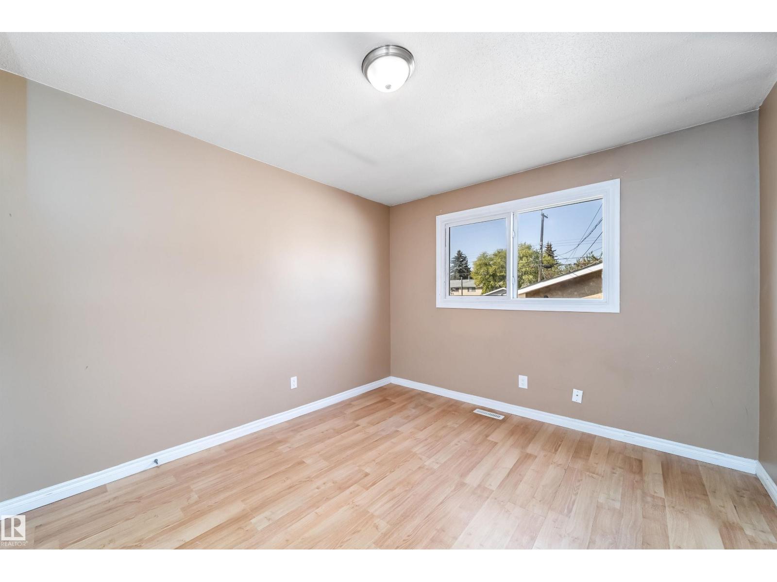 Single Family House Raised bungalow for Sale in /  St ST NW NW Edmonton 