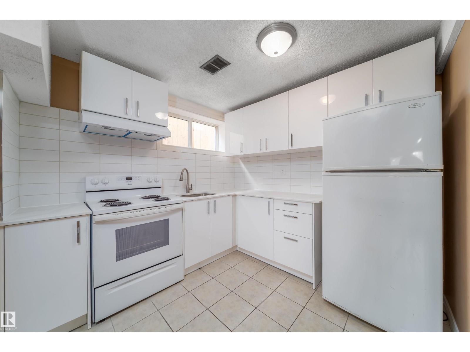 Single Family House Raised bungalow for Sale in /  St ST NW NW Edmonton 