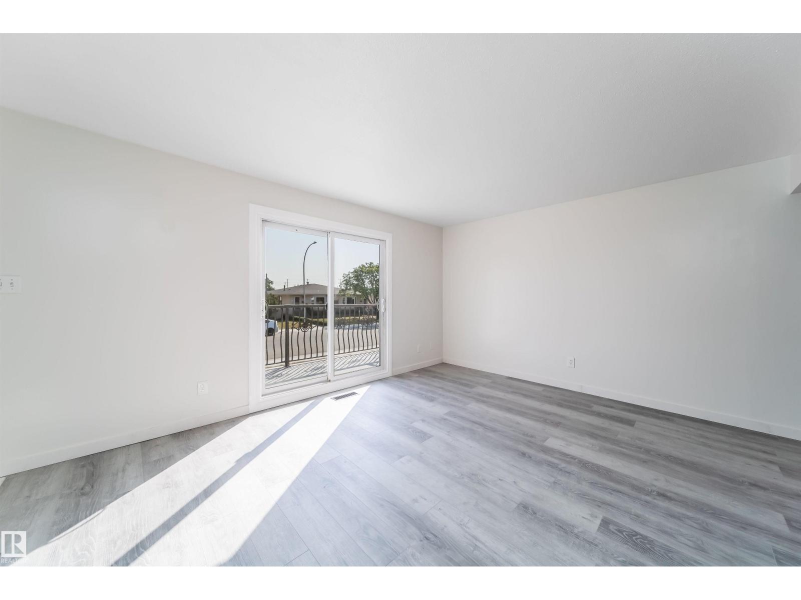 Single Family House Raised bungalow for Sale in /  St ST NW NW Edmonton 