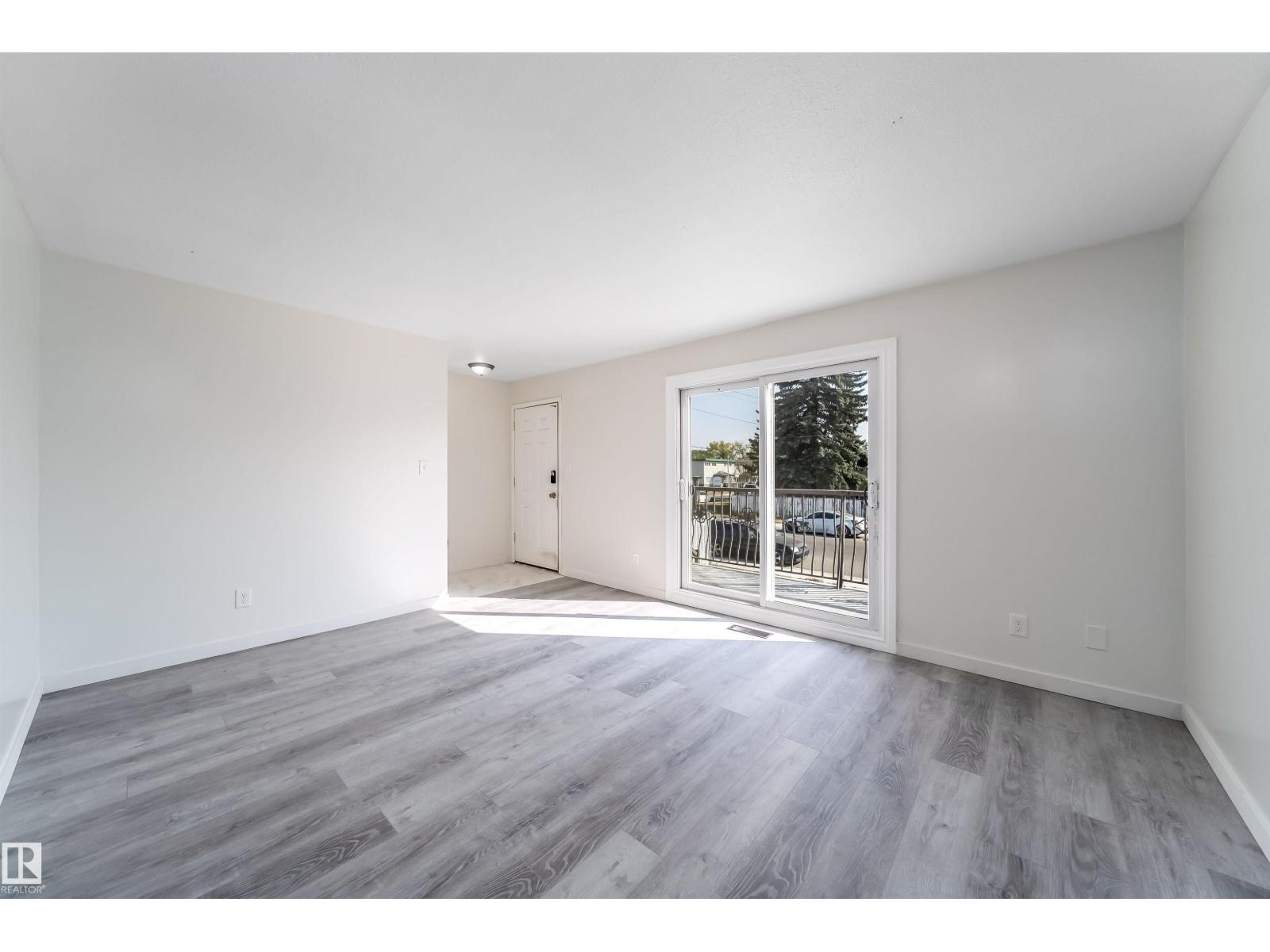 Single Family House Raised bungalow for Sale in /  St ST NW NW Edmonton 