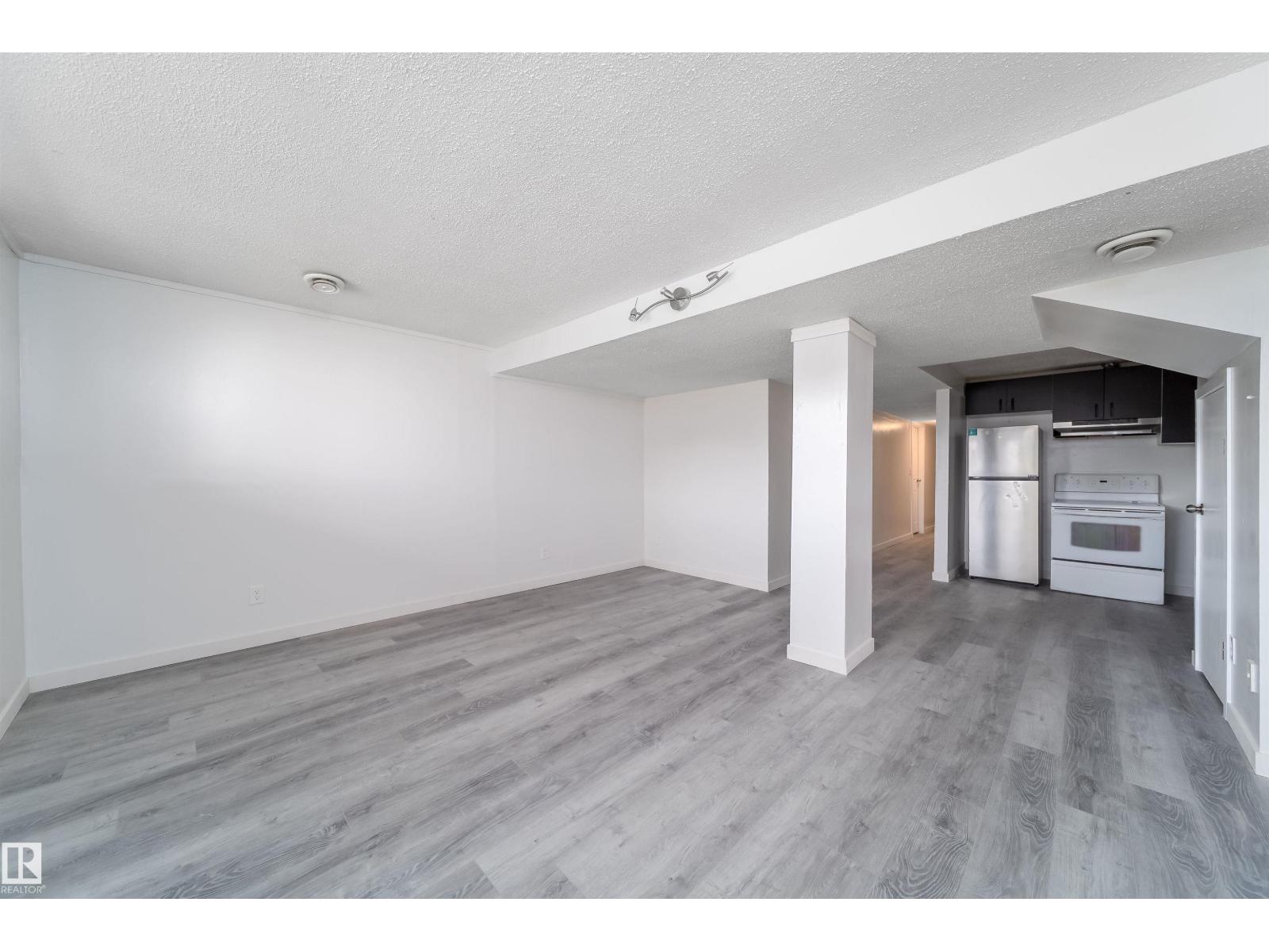 Single Family House Raised bungalow for Sale in /  St ST NW NW Edmonton 