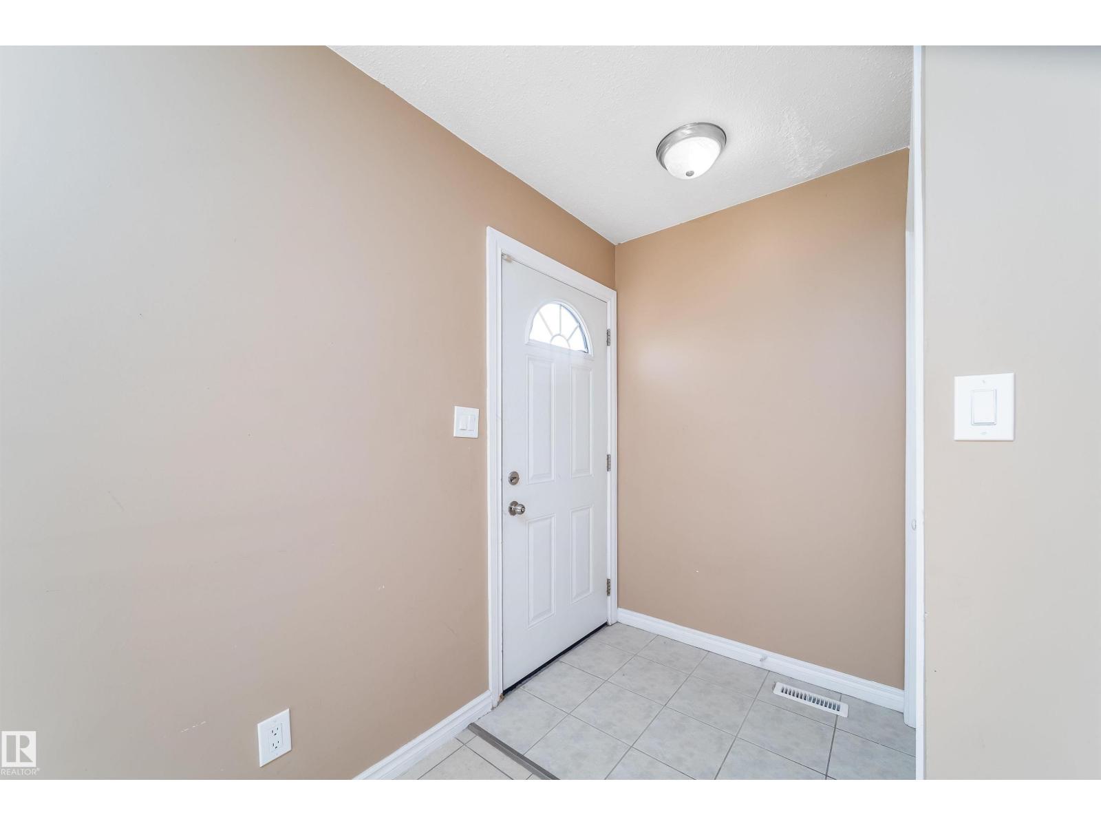 Single Family House Raised bungalow for Sale in /  St ST NW NW Edmonton 