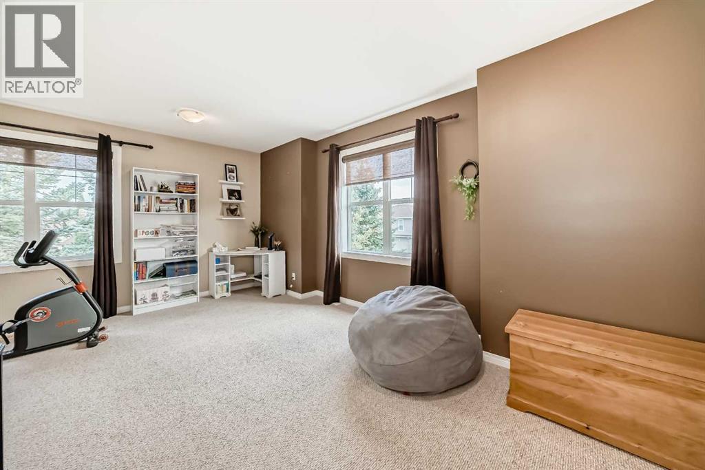 Single Family House for Sale in  Rockyspring Green NW Rocky Ridge Calgary 