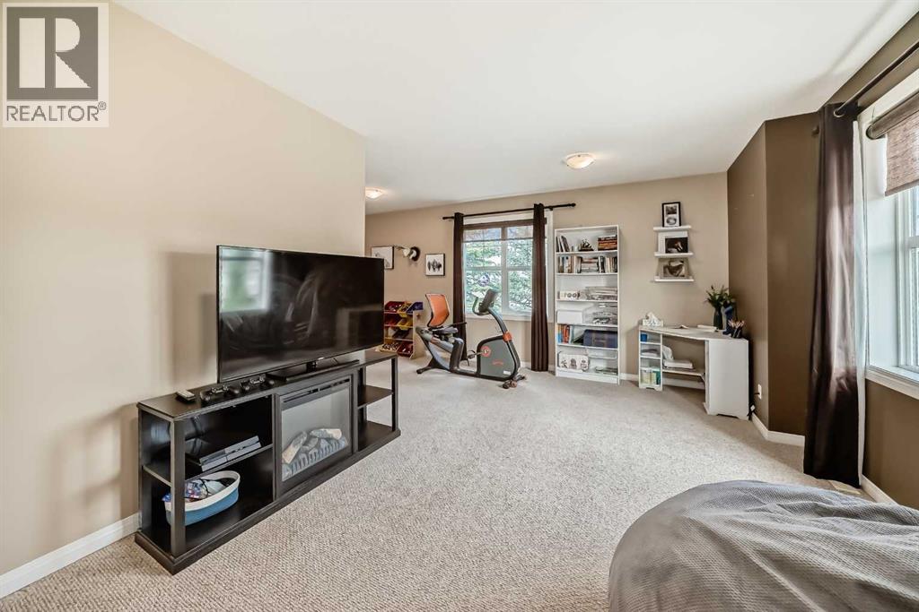 Single Family House for Sale in  Rockyspring Green NW Rocky Ridge Calgary 