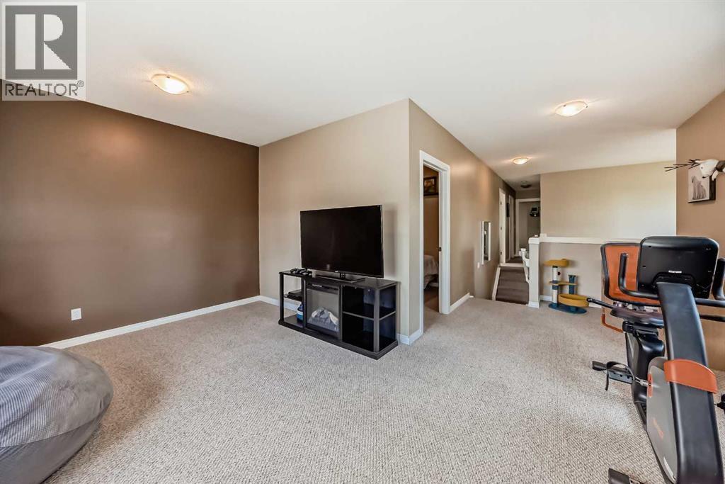 Single Family House for Sale in  Rockyspring Green NW Rocky Ridge Calgary 