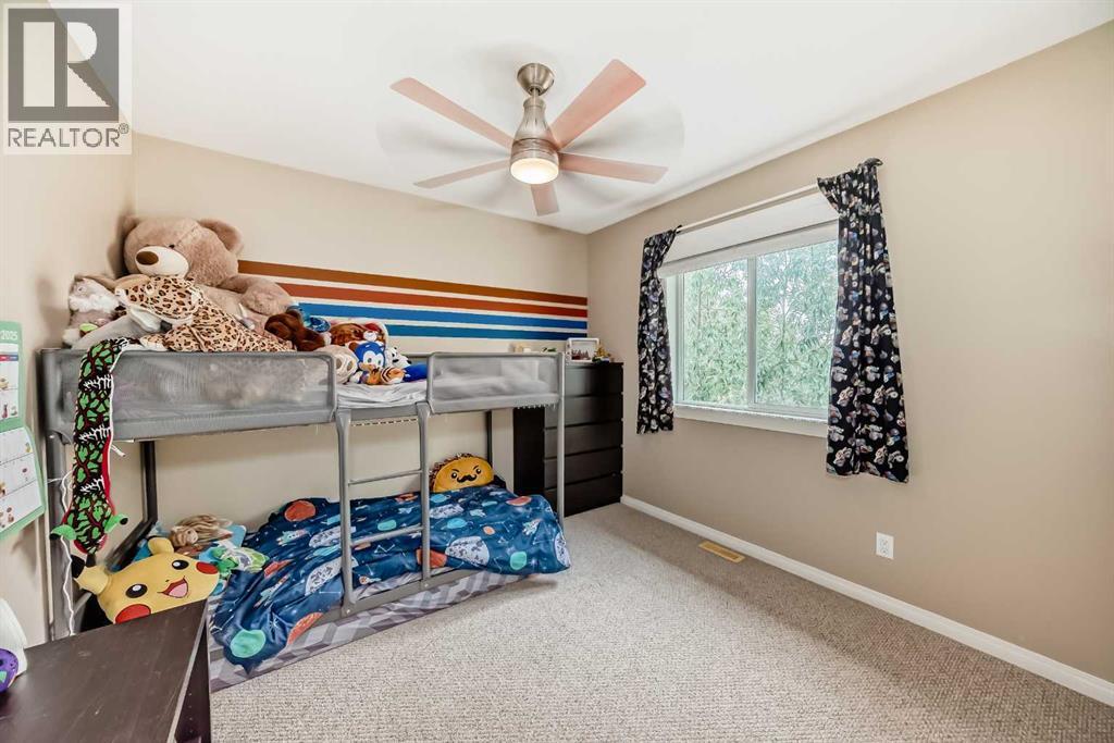 Single Family House for Sale in  Rockyspring Green NW Rocky Ridge Calgary 