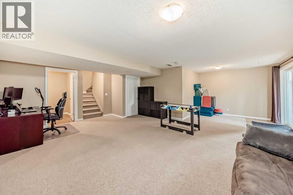 Single Family House for Sale in  Rockyspring Green NW Rocky Ridge Calgary 