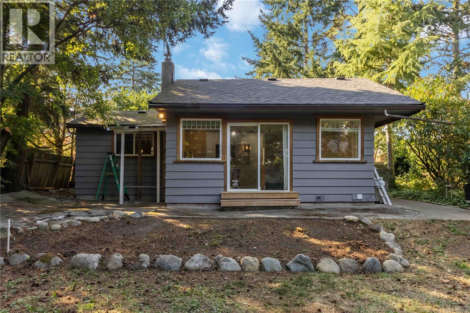 A 3365 Painter Rd, Colwood