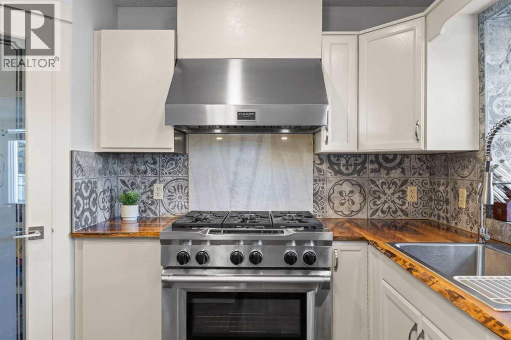 Single Family House for Sale in  Riverview Close SE Riverbend Calgary 