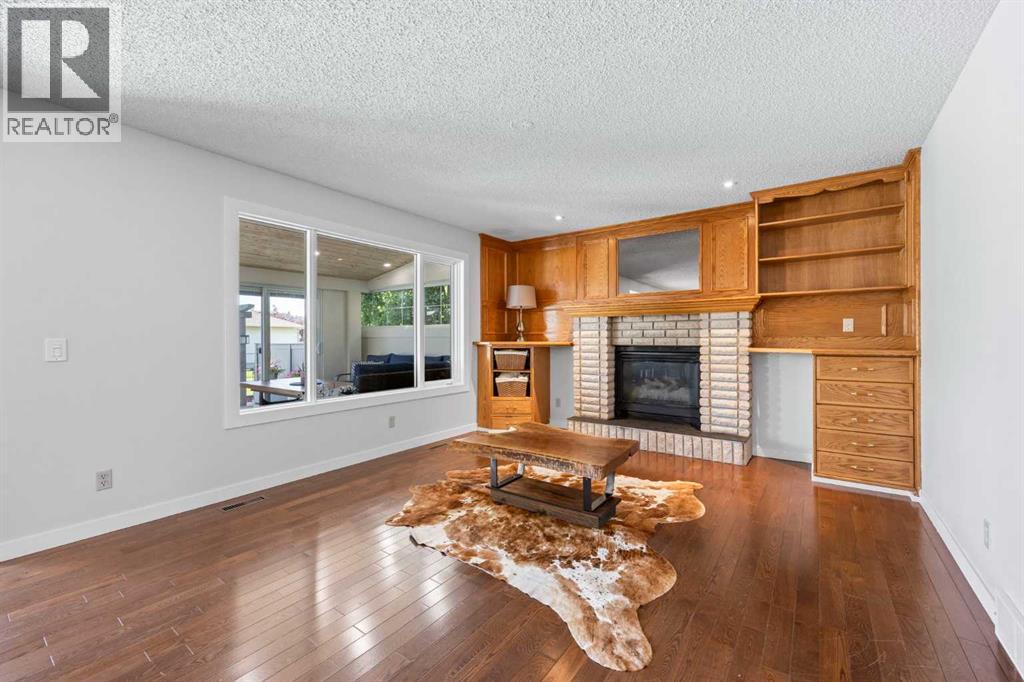 Single Family House for Sale in  Riverview Close SE Riverbend Calgary 