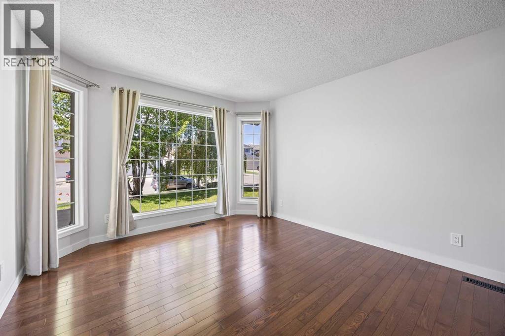 Single Family House for Sale in  Riverview Close SE Riverbend Calgary 