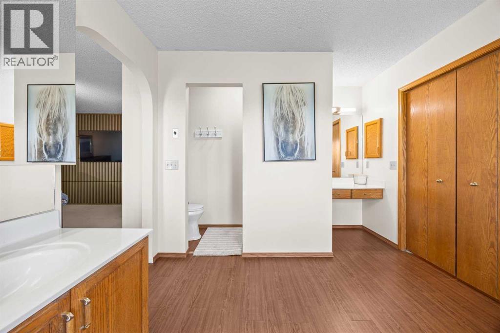 Single Family House for Sale in  Riverview Close SE Riverbend Calgary 