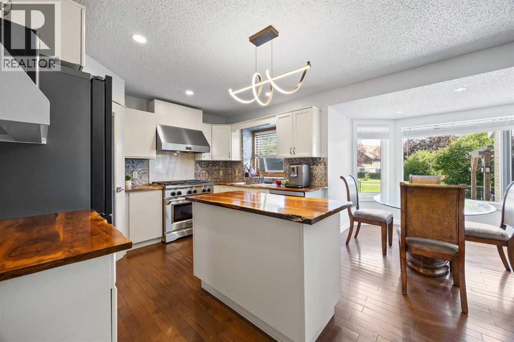 Single Family House for Sale in  Riverview Close SE Riverbend Calgary 