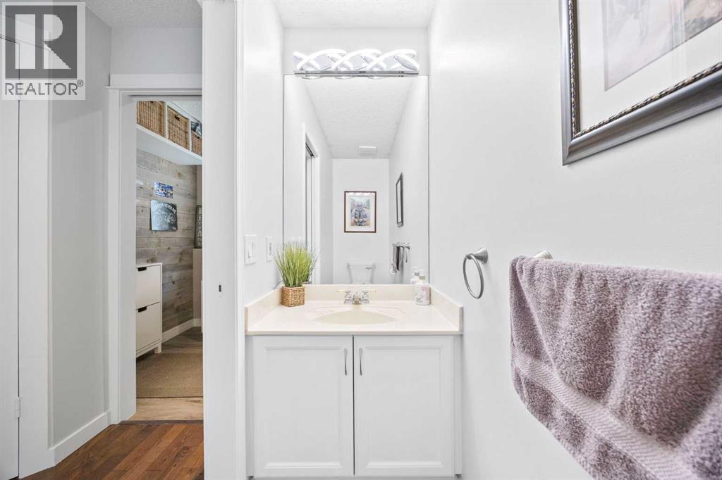 Single Family House for Sale in  Riverview Close SE Riverbend Calgary 