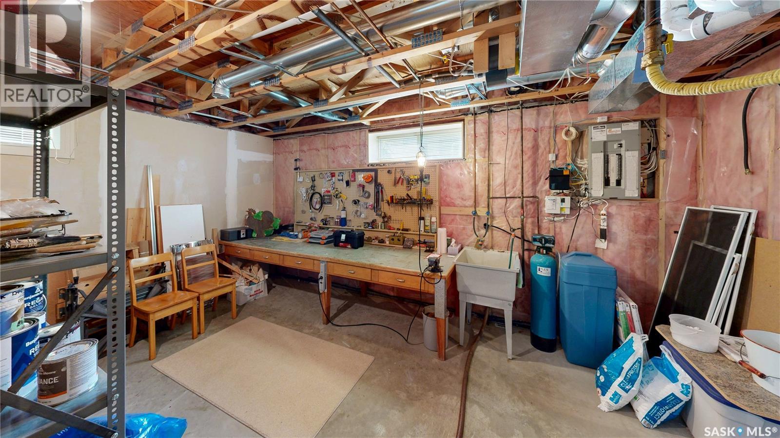 Single Family House Bungalow for Sale in  Wintergreen BAY Regina 