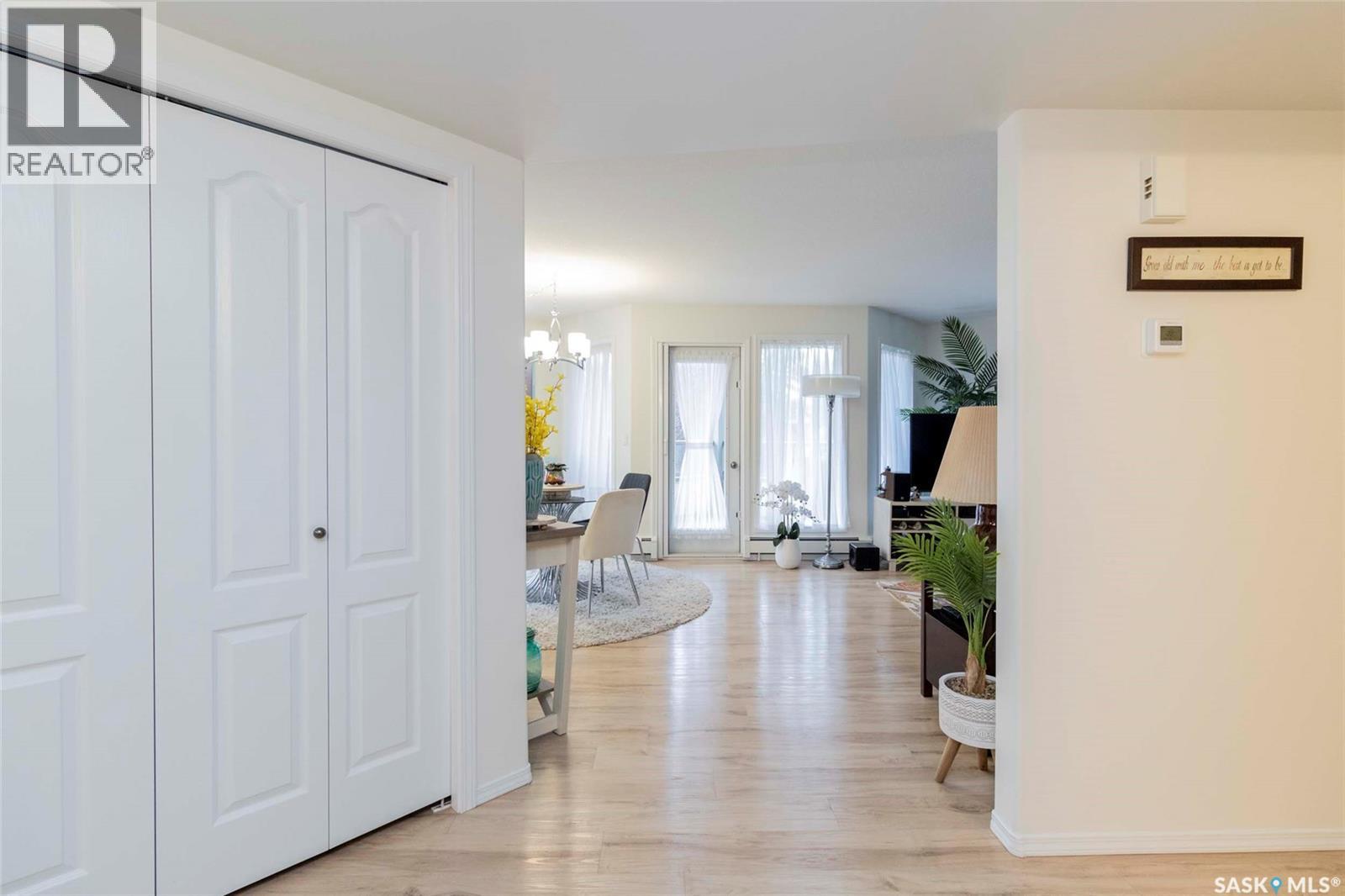 Single Family House High rise for Sale in   Acadia DRIVE Saskatoon 