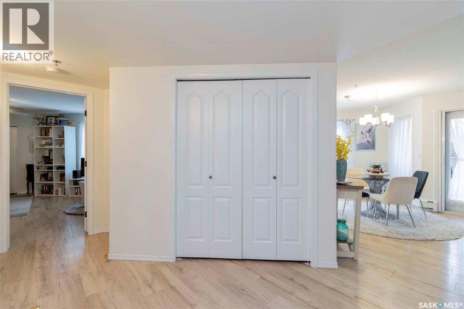 Single Family House High rise for Sale in   Acadia DRIVE Saskatoon 