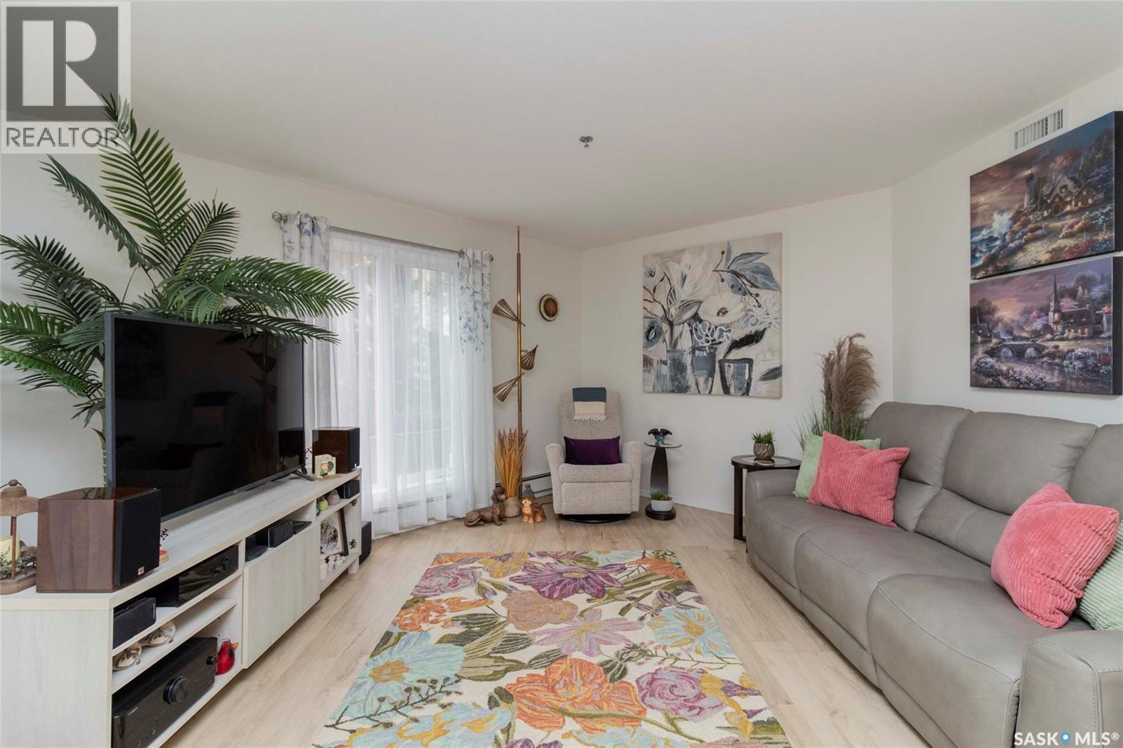 Single Family House High rise for Sale in   Acadia DRIVE Saskatoon 