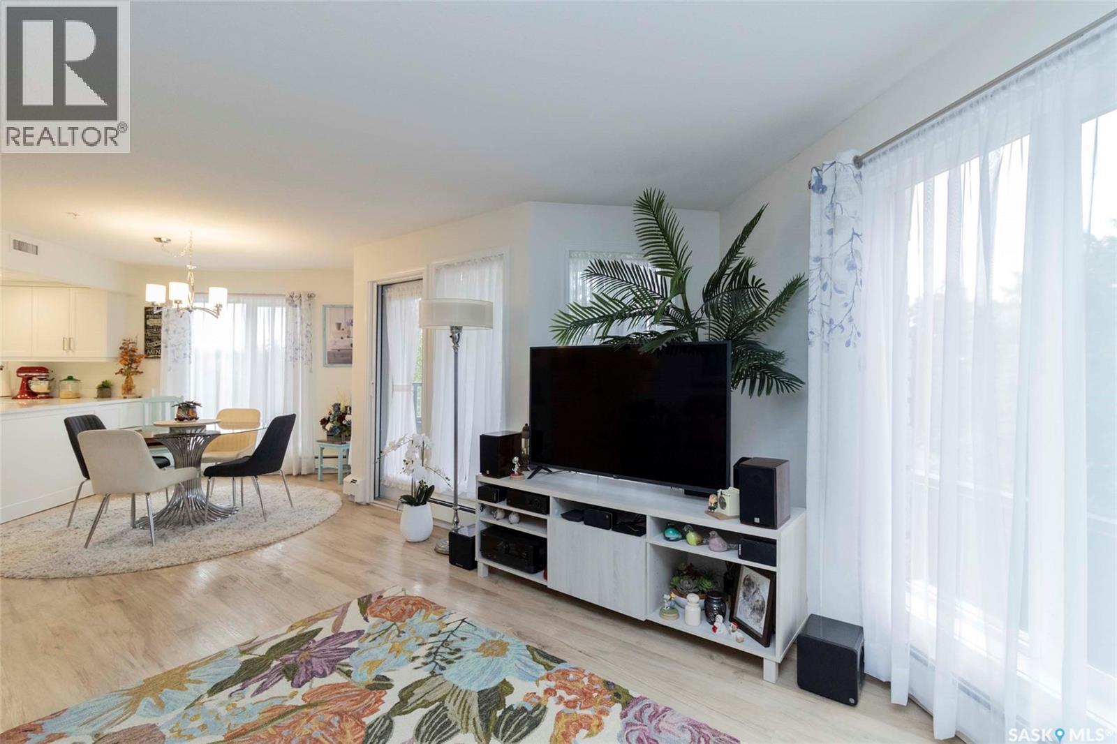 Single Family House High rise for Sale in   Acadia DRIVE Saskatoon 