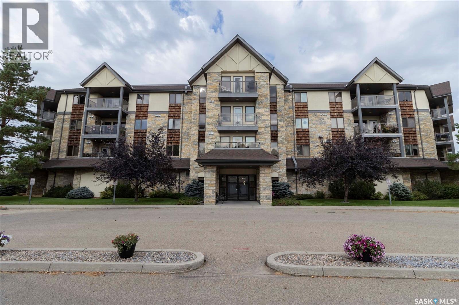 Single Family House High rise for Sale in   Acadia DRIVE Saskatoon 