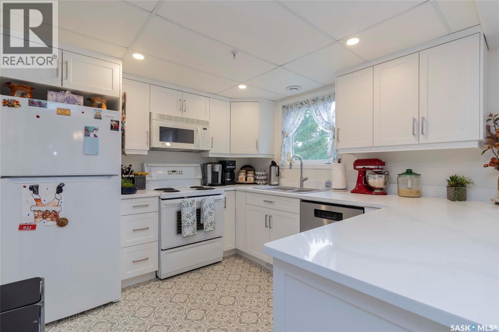 Single Family House High rise for Sale in   Acadia DRIVE Saskatoon 