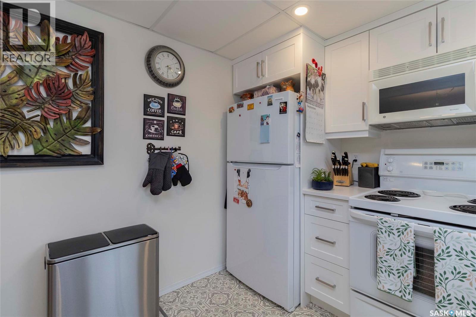 Single Family House High rise for Sale in   Acadia DRIVE Saskatoon 