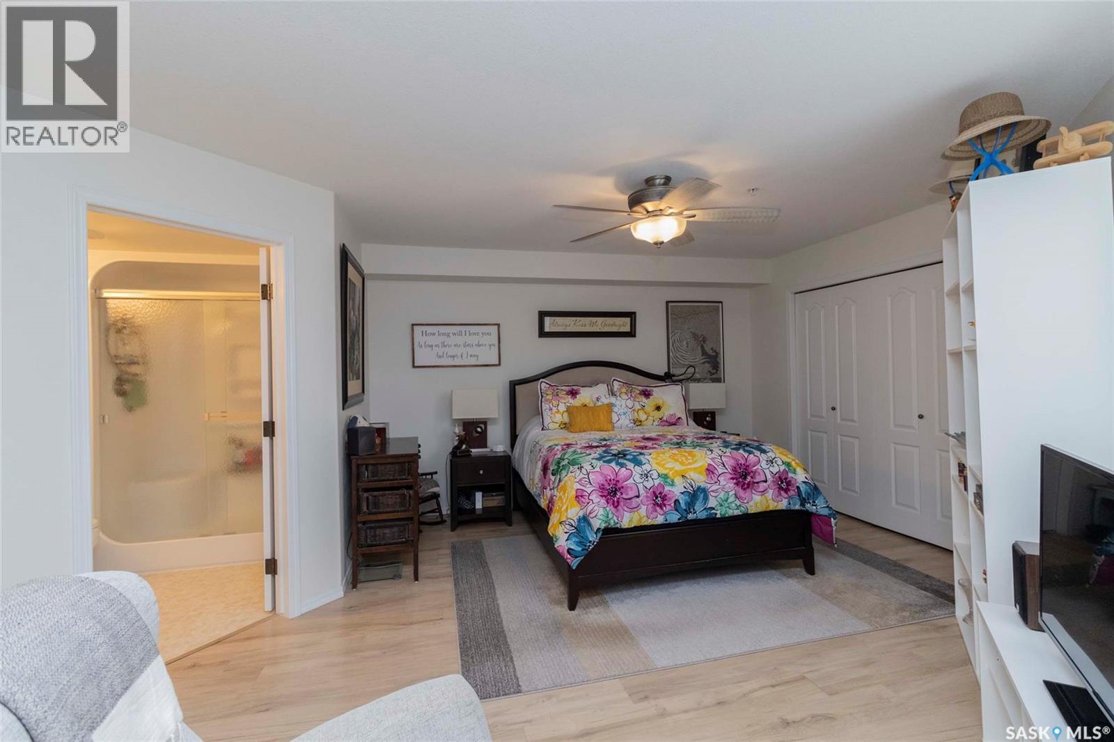 Single Family House High rise for Sale in   Acadia DRIVE Saskatoon 