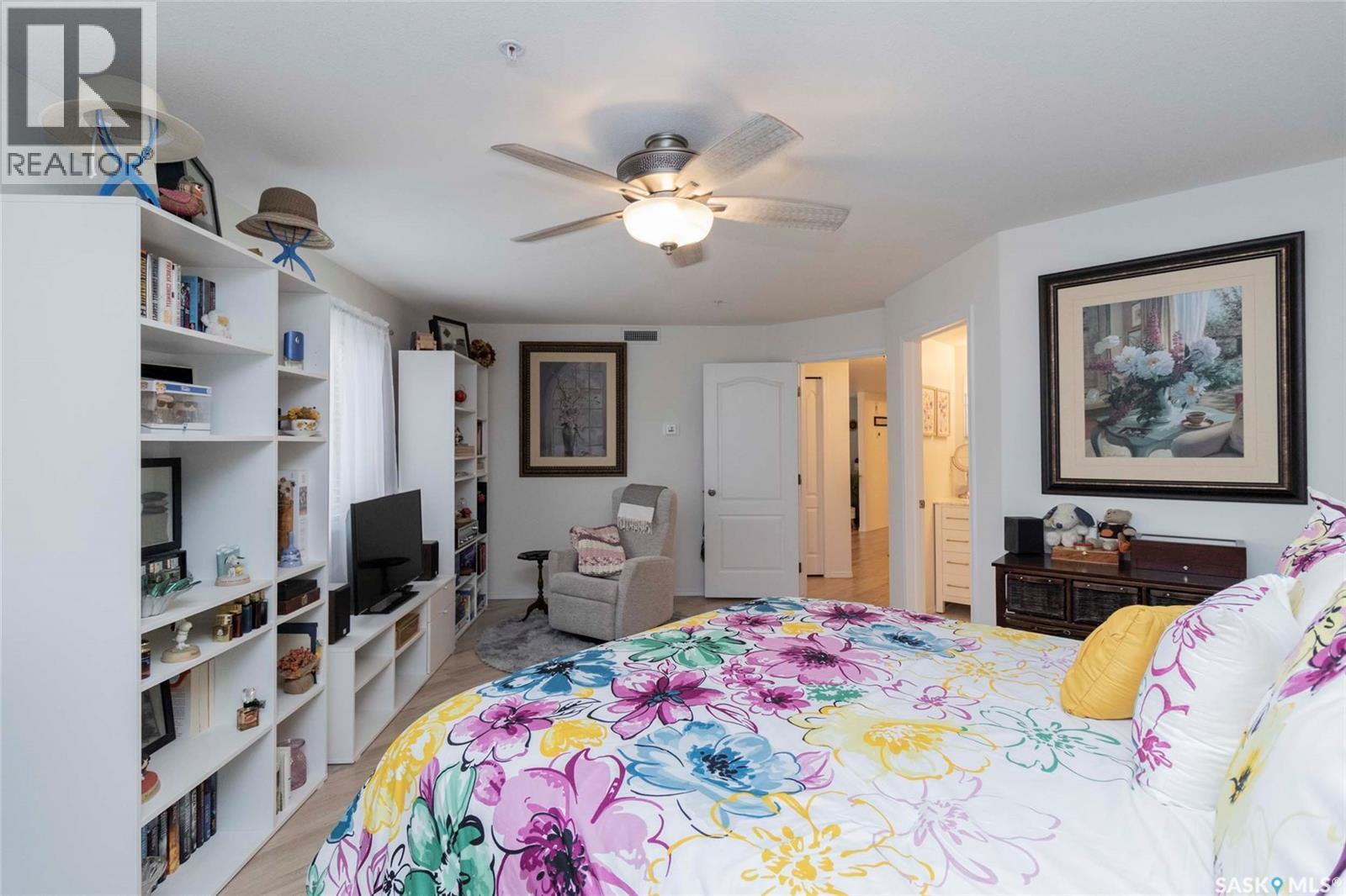 Single Family House High rise for Sale in   Acadia DRIVE Saskatoon 