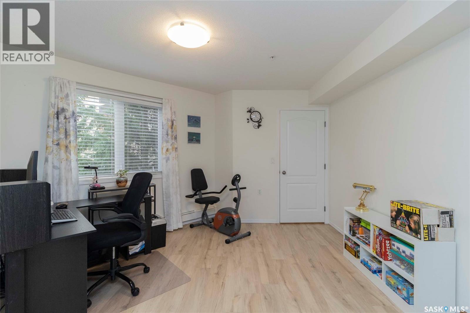 Single Family House High rise for Sale in   Acadia DRIVE Saskatoon 