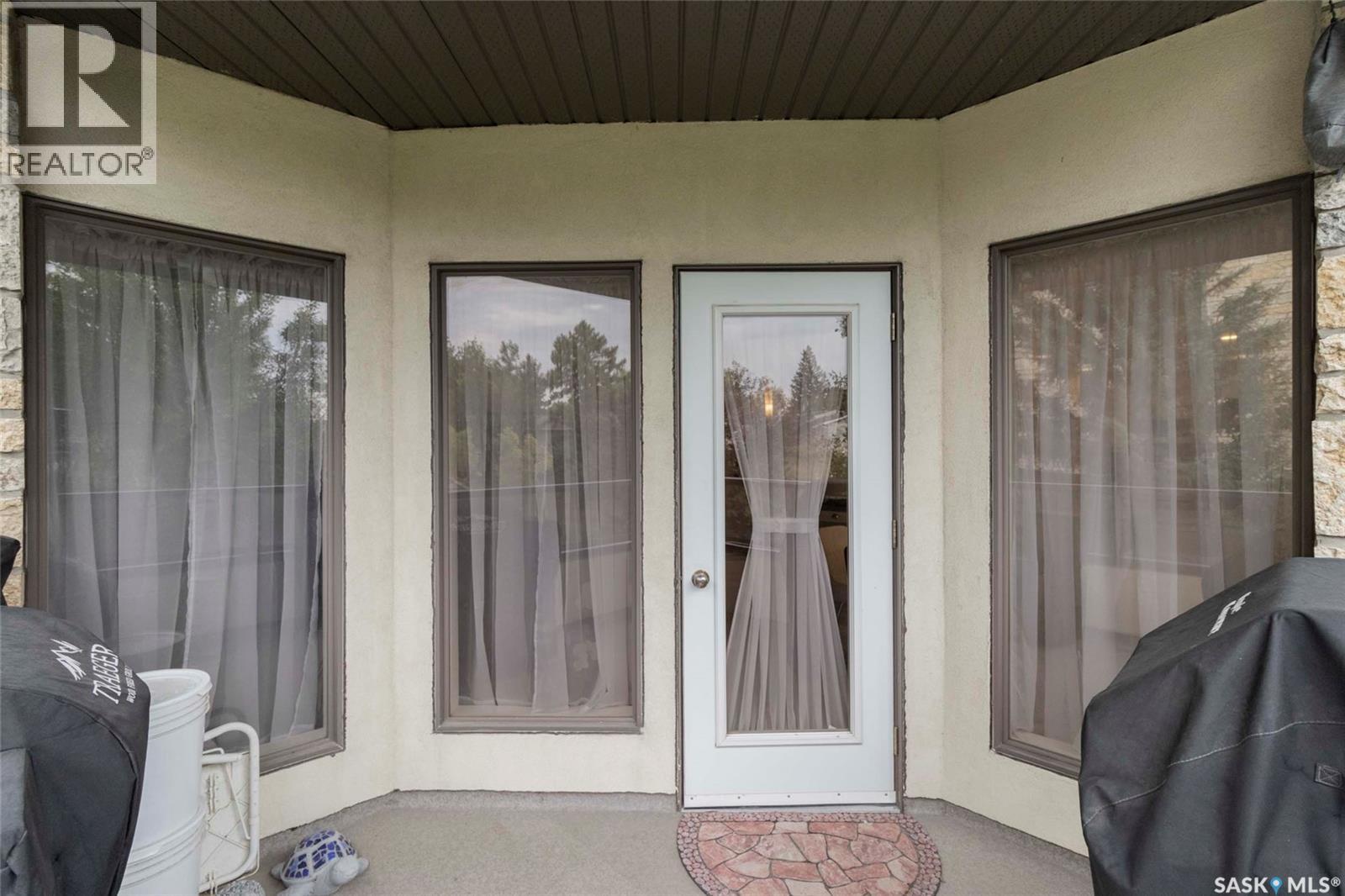 Single Family House High rise for Sale in   Acadia DRIVE Saskatoon 