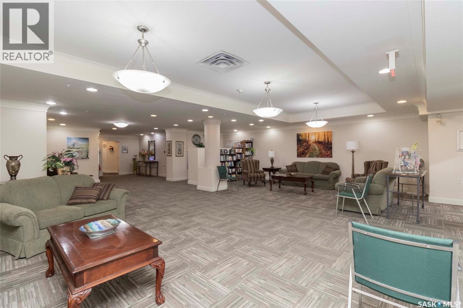 Single Family House High rise for Sale in   Acadia DRIVE Saskatoon 