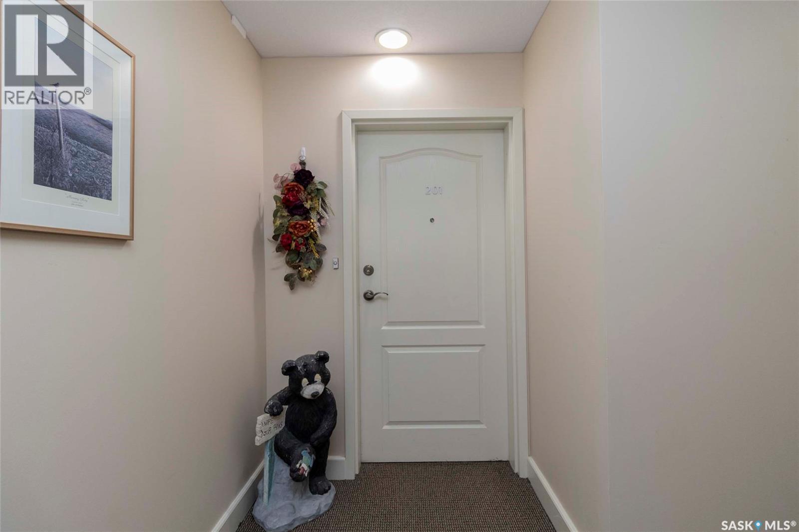 Single Family House High rise for Sale in   Acadia DRIVE Saskatoon 