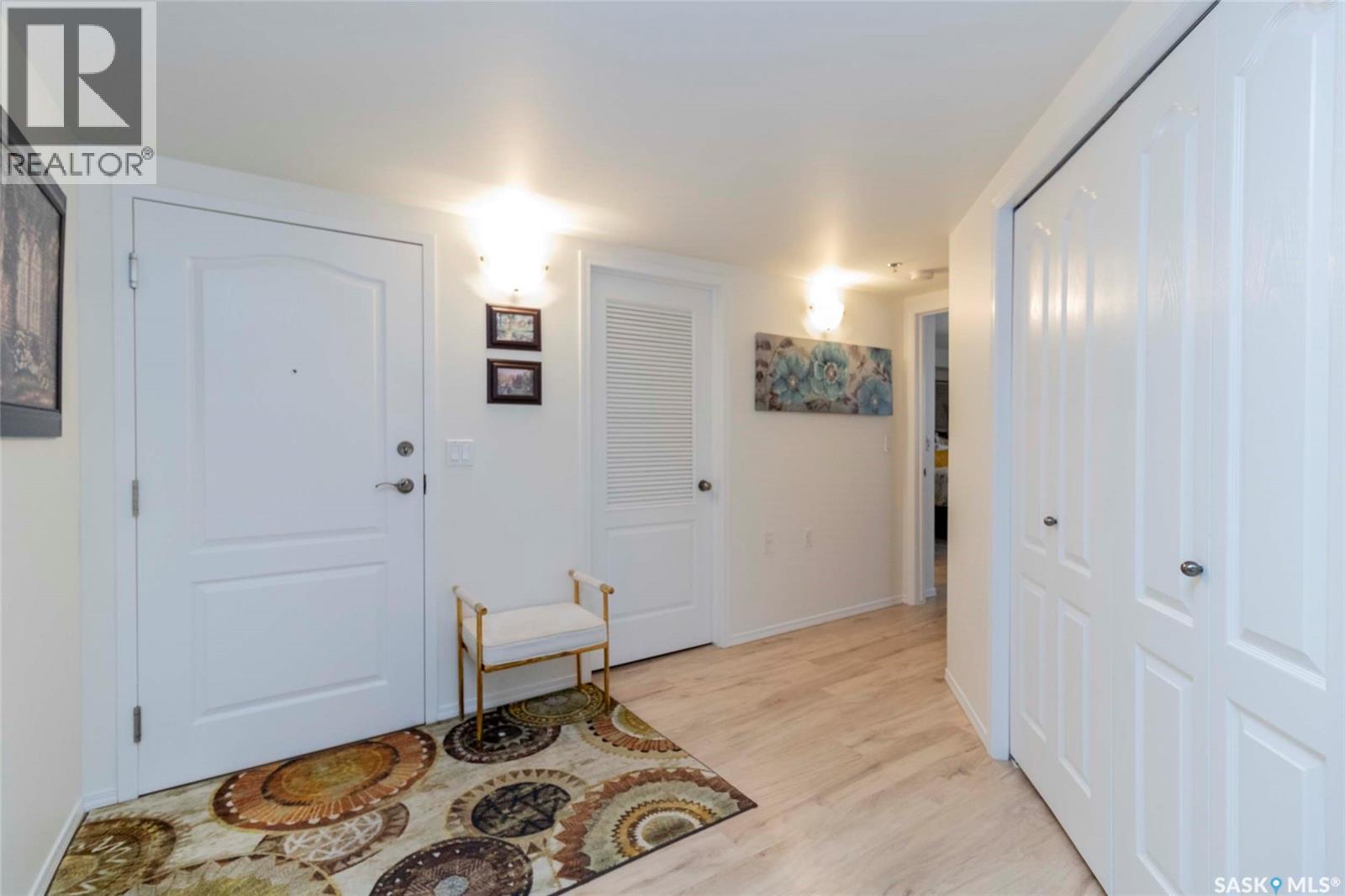Single Family House High rise for Sale in   Acadia DRIVE Saskatoon 