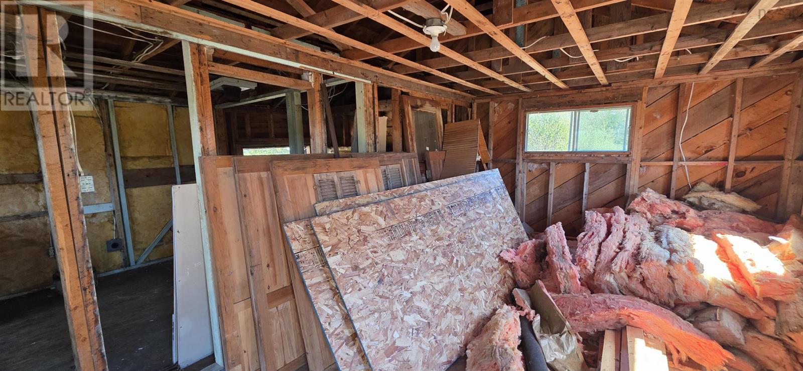 Property 3 of 49 of 85 101 Highway