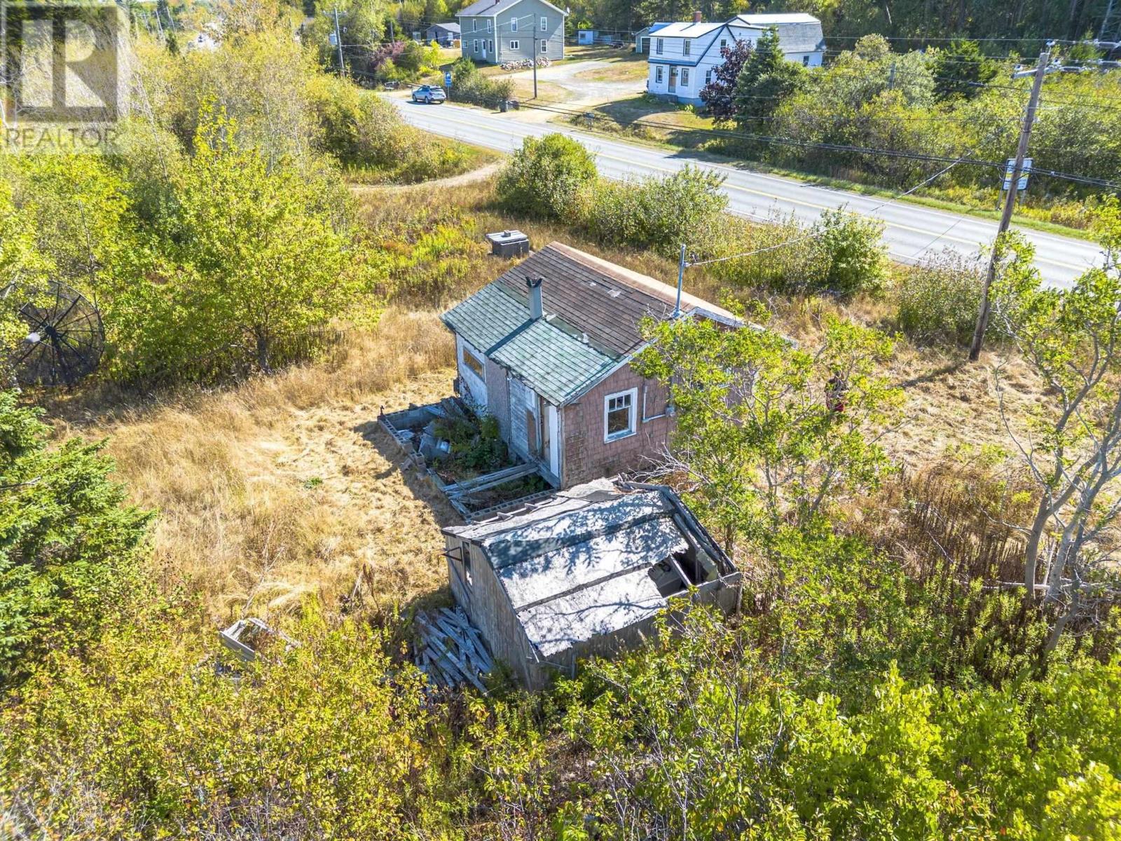 Property 24 of 49 of 85 101 Highway