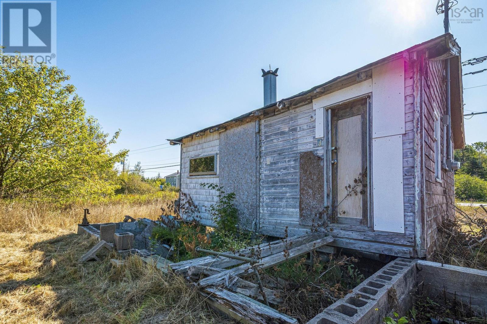 Property 35 of 49 of 85 101 Highway