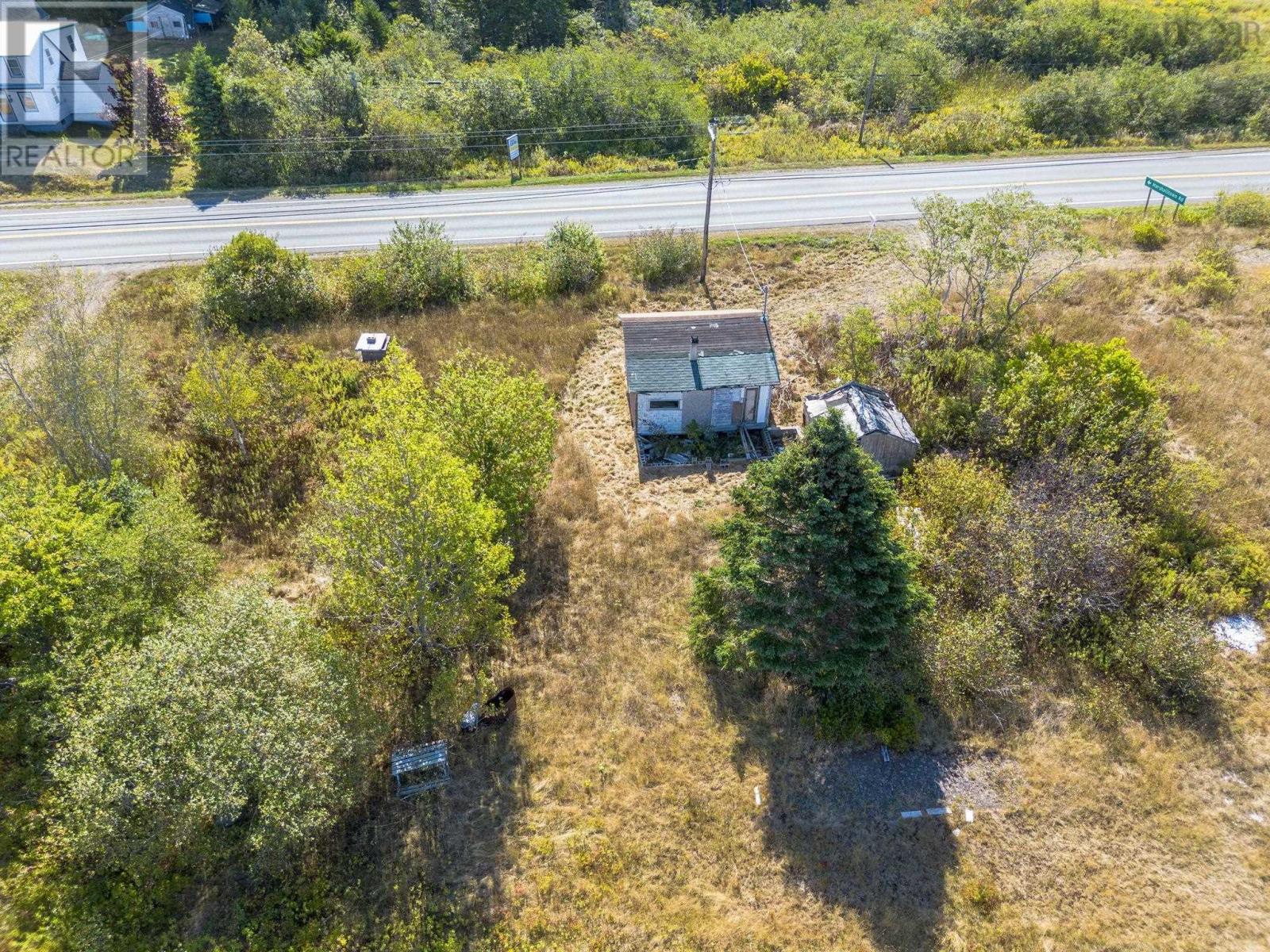 Property 6 of 49 of 85 101 Highway