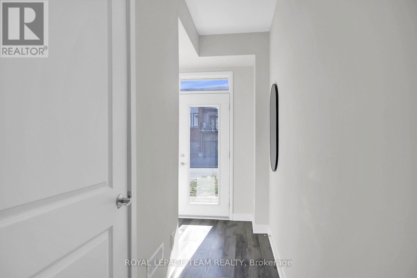 Wide Foyer