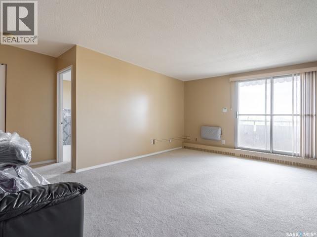 Single Family House High rise for Sale in   Rae STREET Regina 