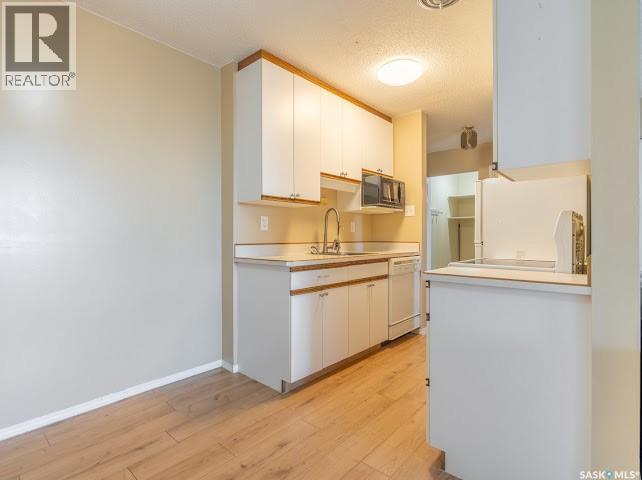 Single Family House High rise for Sale in   Rae STREET Regina 