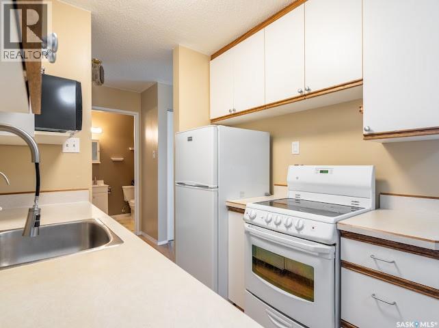 Single Family House High rise for Sale in   Rae STREET Regina 