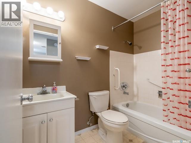 Single Family House High rise for Sale in   Rae STREET Regina 