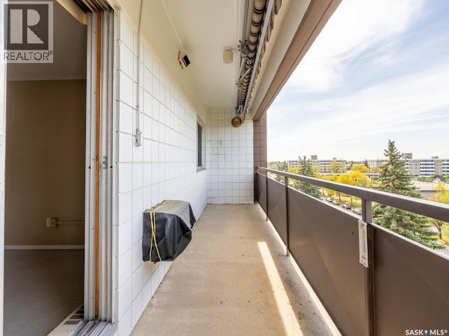 Single Family House High rise for Sale in   Rae STREET Regina 