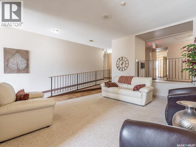 Single Family House High rise for Sale in   Rae STREET Regina 