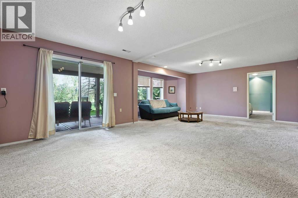 Single Family House for Sale in  Douglas Woods Court SE Douglasdale/Glen Calgary 