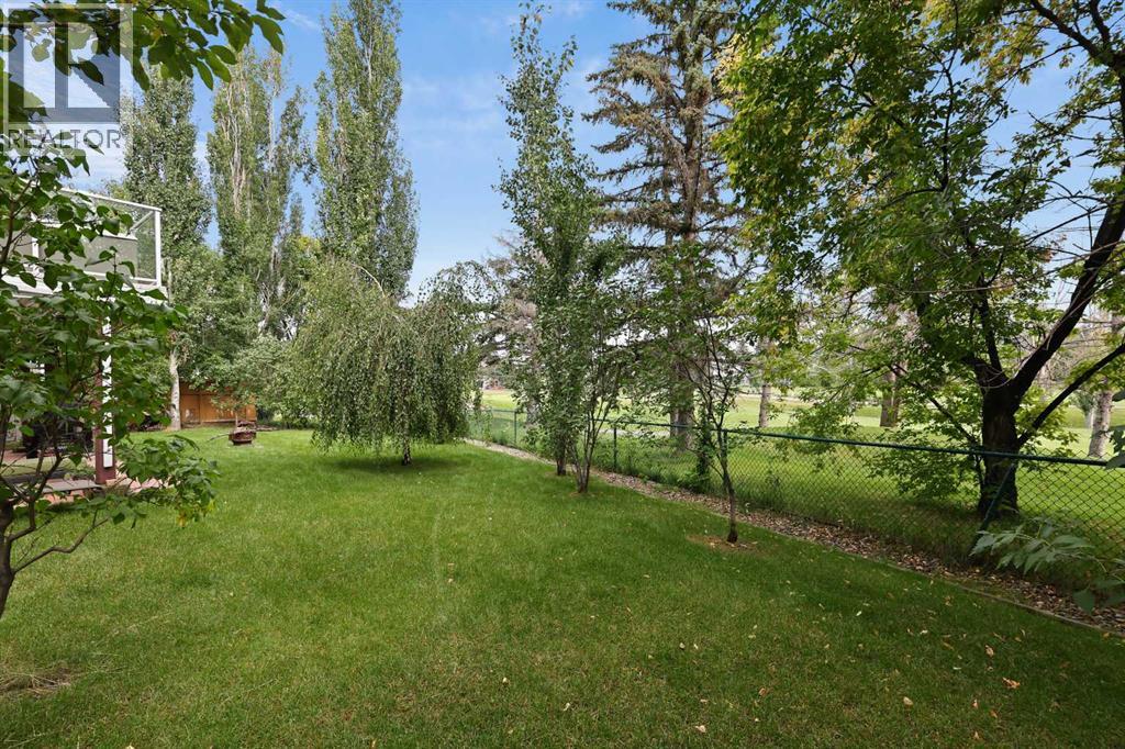 Single Family House for Sale in  Douglas Woods Court SE Douglasdale/Glen Calgary 