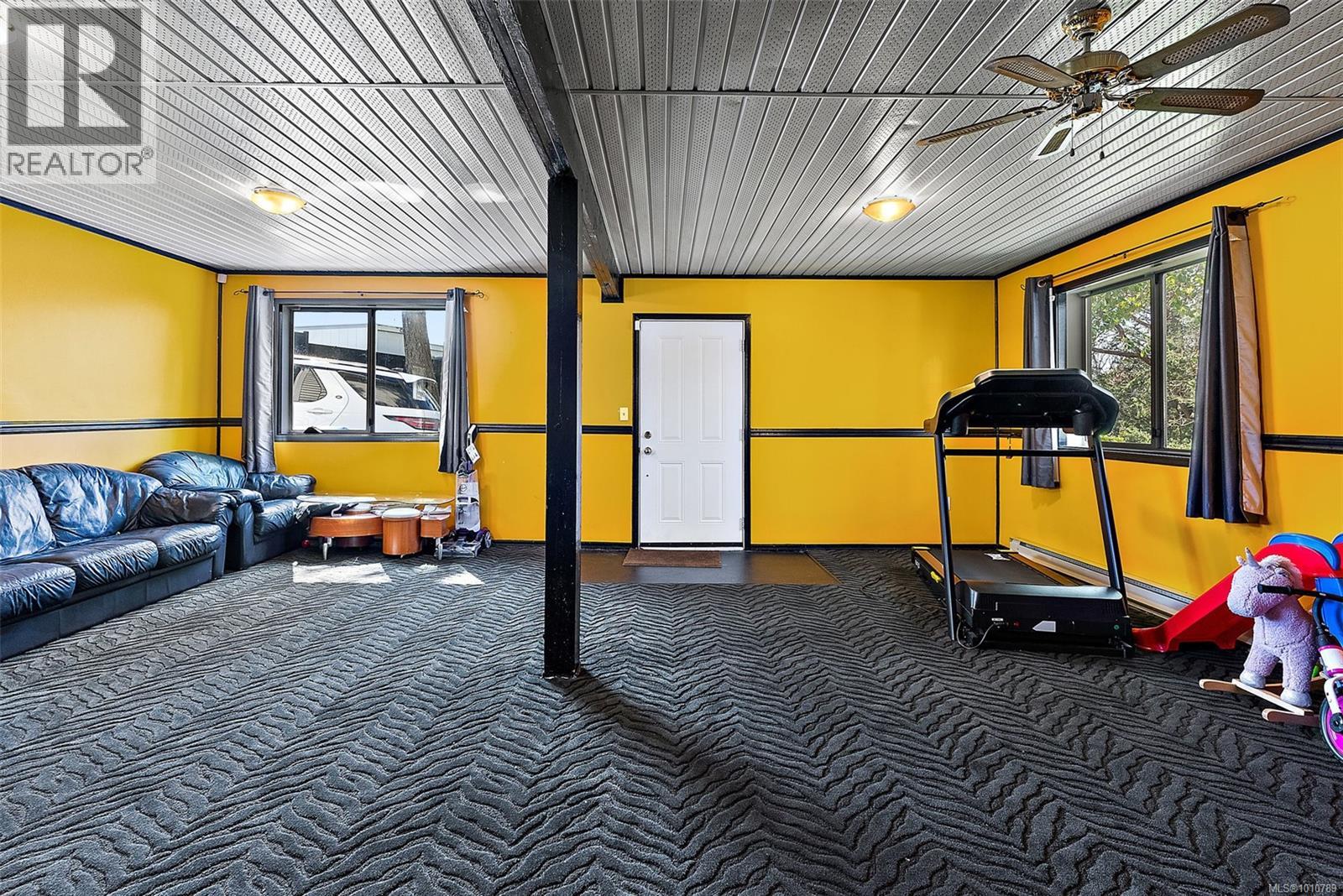 2475 Skedans Rd, Langford